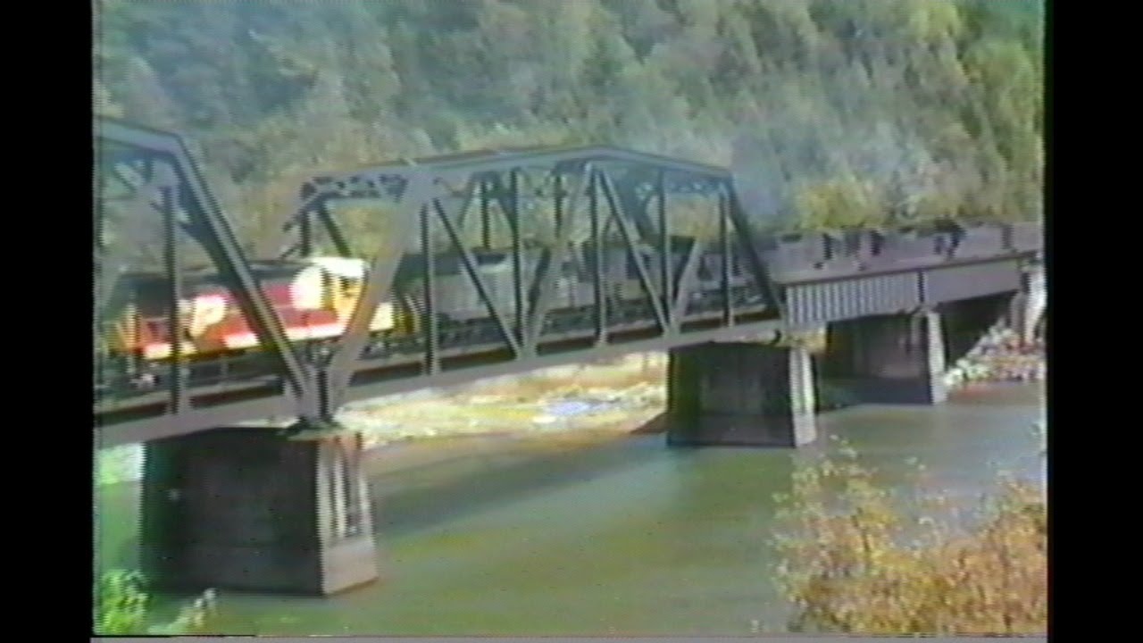 849. SOUTHERN PACIFIC SP west with TOLEDO HELPERS and SPSF MERGER UNIT at Hampton Bridge Oregon in