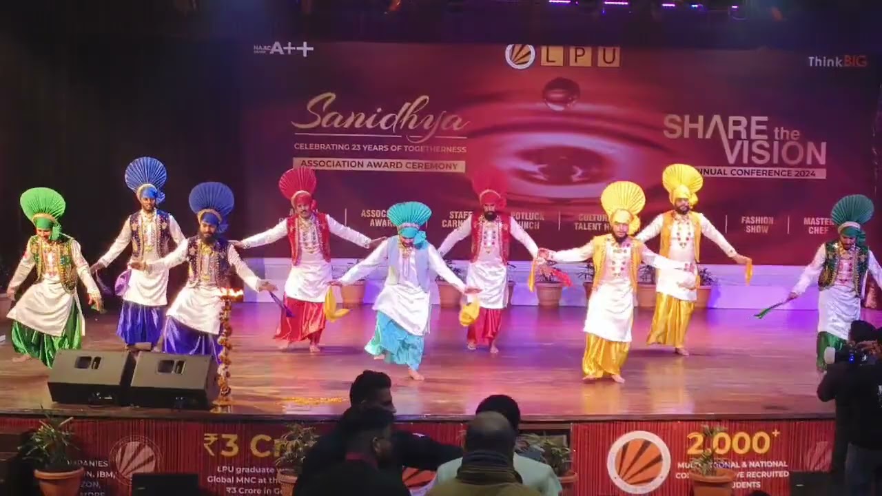 Bhangra security team in Lpu @AJAY96YT #bhangra #security #trending #trendingvideo #viralvideo