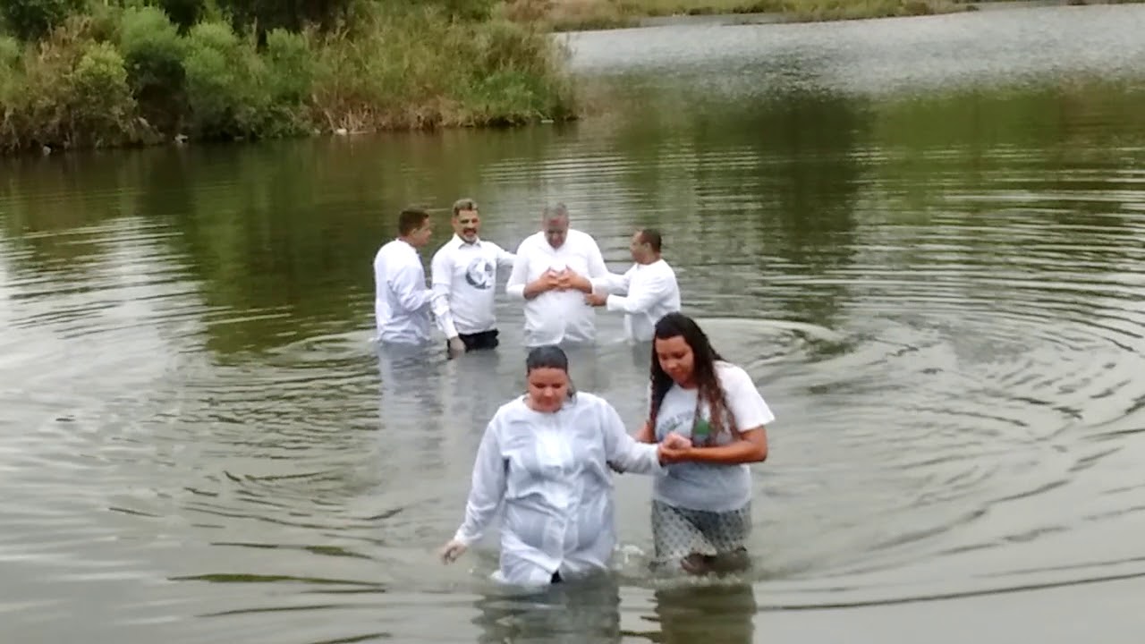 Batismo nas Águas e Batismo com Espírito Santo e com fogo.