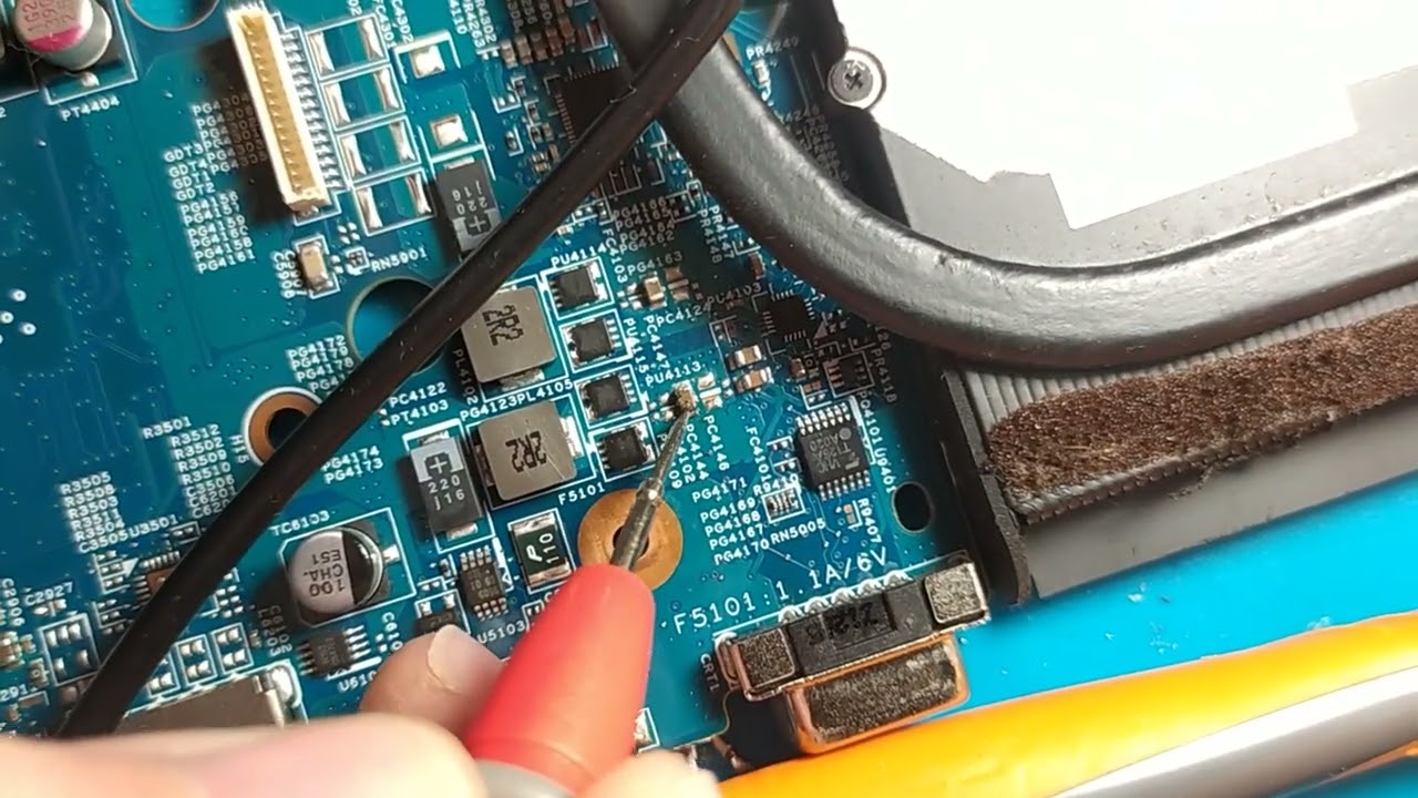 JE50 SB MB 10338-1. ACER ASPIRE 5560 не заряжается, не включается.