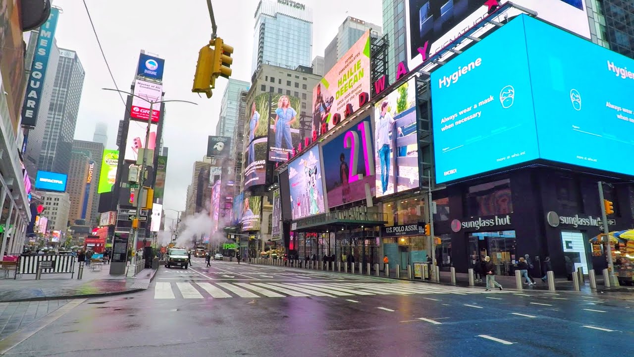 ⁴ᴷ Walking Broadway New York City in the Rain from Columbus Circle to Times Square to Herald Square