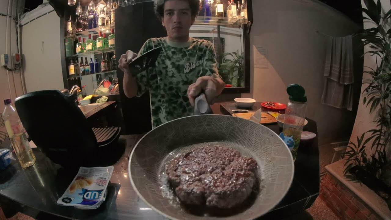 ASMR COOKING A BURGER