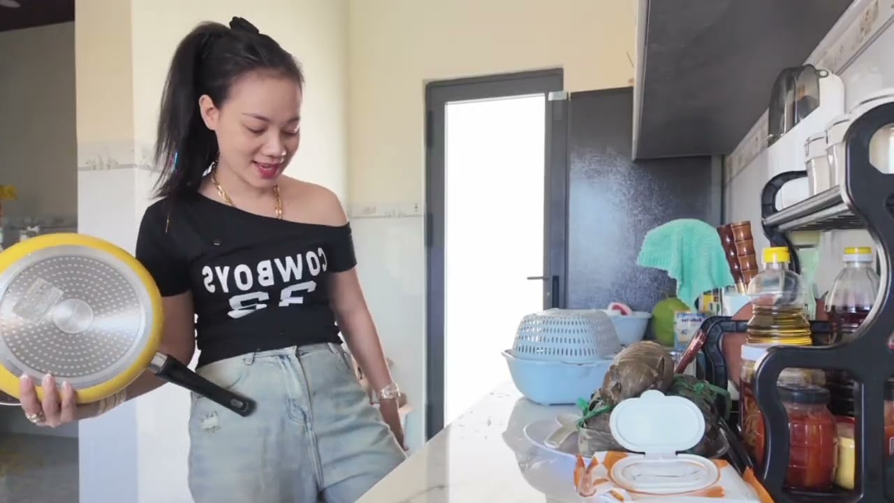 Mùng 4 Thiếu Vắng 2 Em 