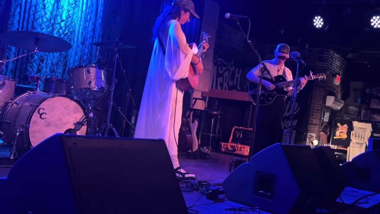 Georgia Maq perform &ldquo;Tropical Lush Ice&rdquo; at Crowbar 06/10/25