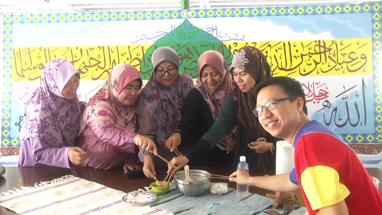 BERUNAI KEDAYAN CARA MENUMPAH AMBUYAT DAN MEMBUNGKUS KELUPIS WP LABUAN 2019