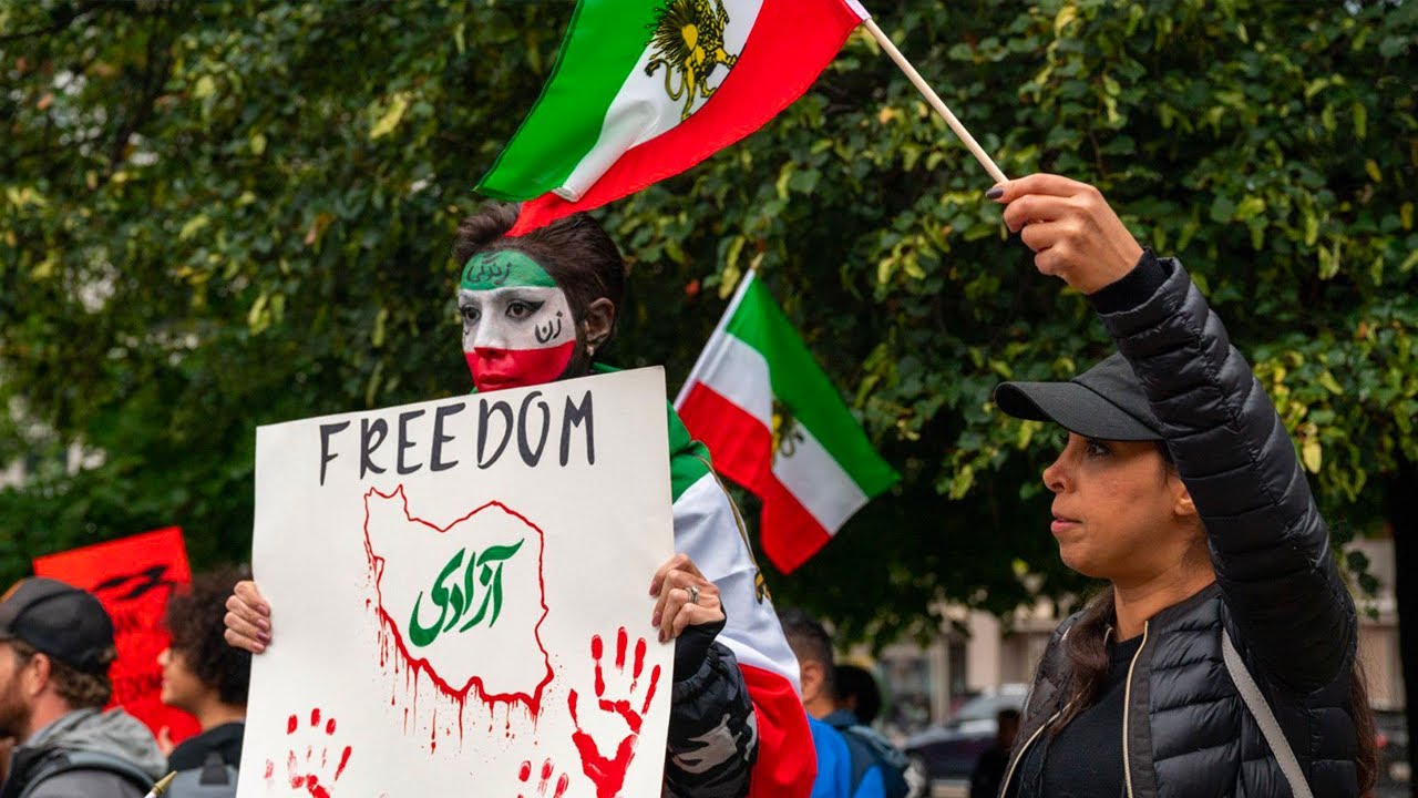 Iran : «L'option militaire est loin d'être théorique aujourd'hui», souligne David Rigoulet-Roze
