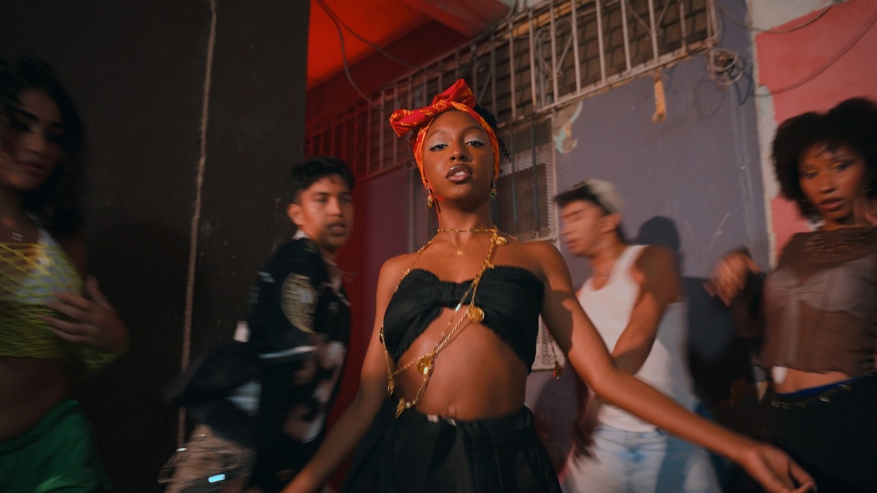 DATE - Alessandra Clarke (Official Video)