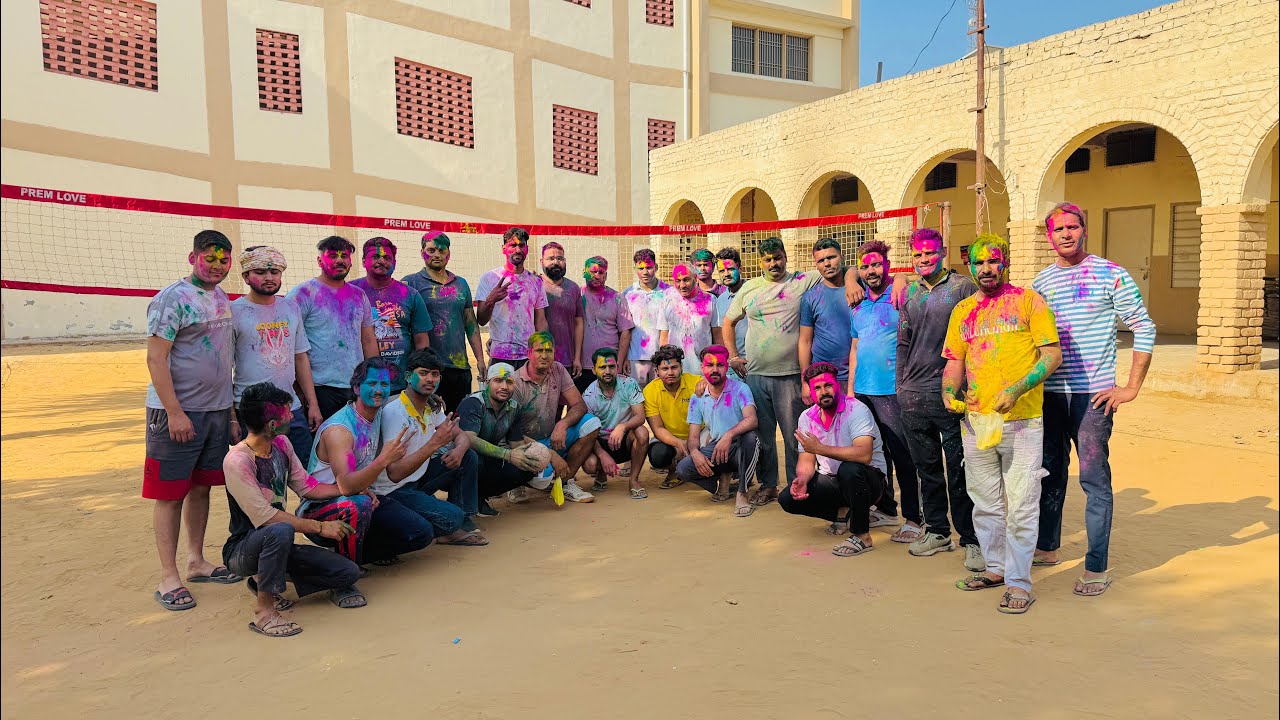Meri taraf se sbko happy holi mere chote bde bhai bheno ko ❤️🫶