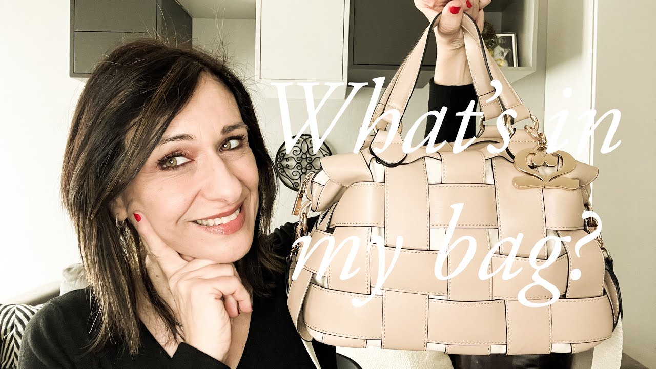 MY DAILY ESSENTIALS ovverosia il caro vecchio WHAT'S IN MY👜BAG !