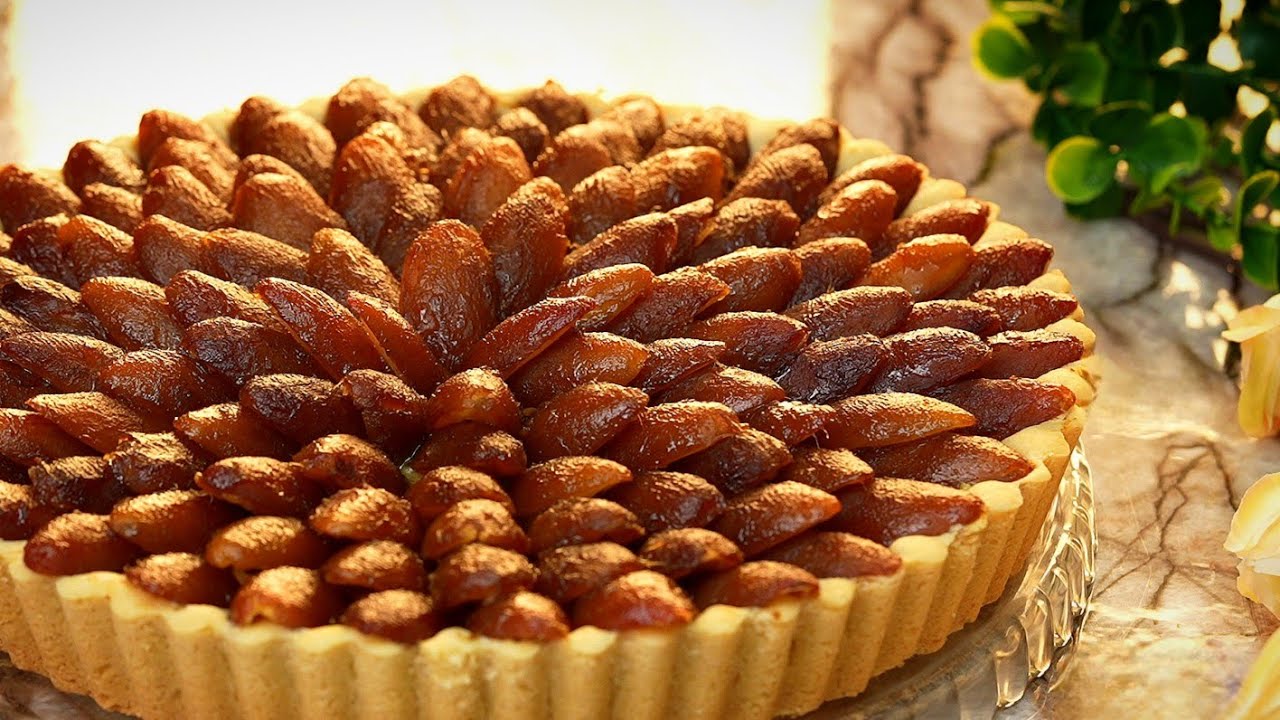 تارت البلح بطريقتي 🥧 حلاوته مظبوطة بالميلي وبأبسط مكونات ✨ Row Dates Tart 