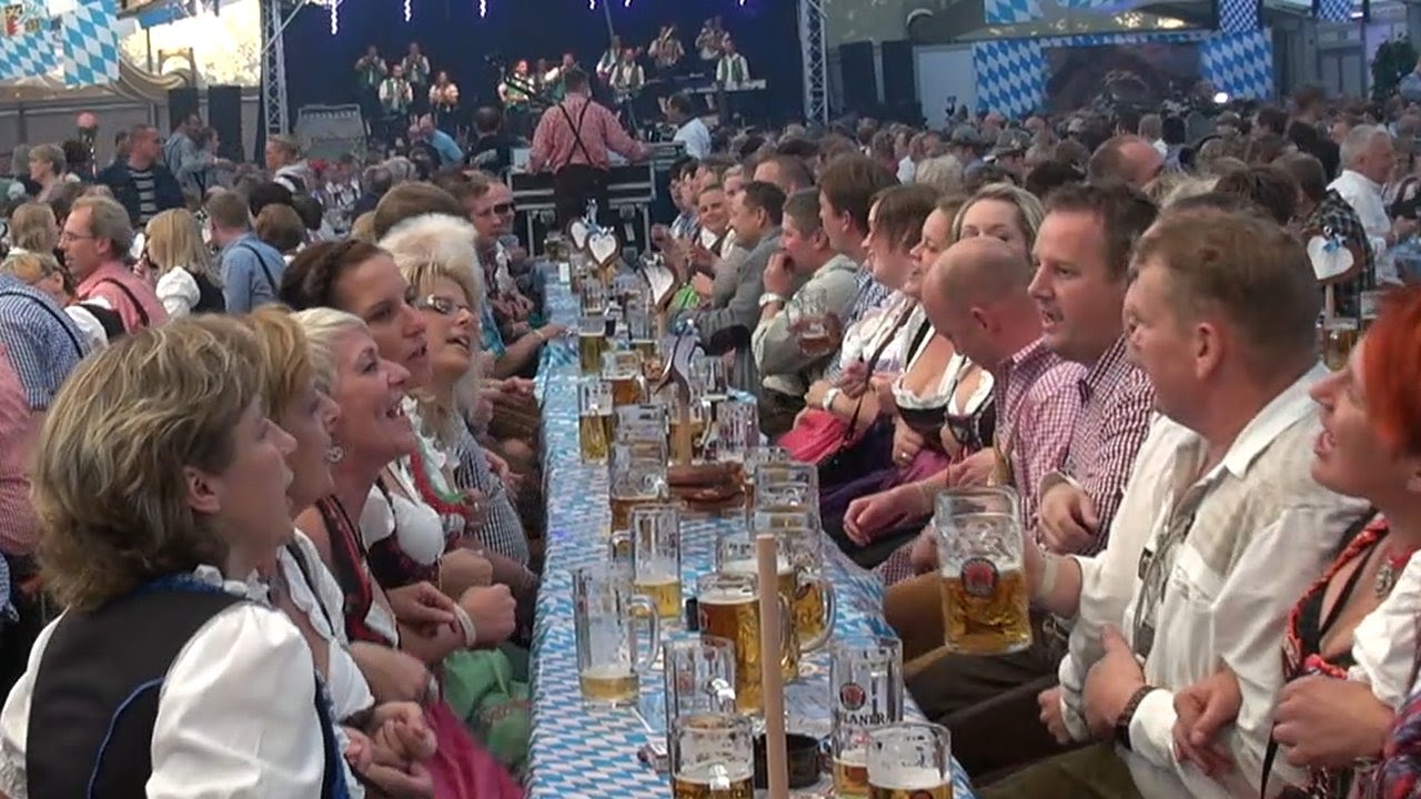 Oktoberfest 2013 / Wiesn-Revenahe / Schneewalzer mit dem Aalbachtal-Express