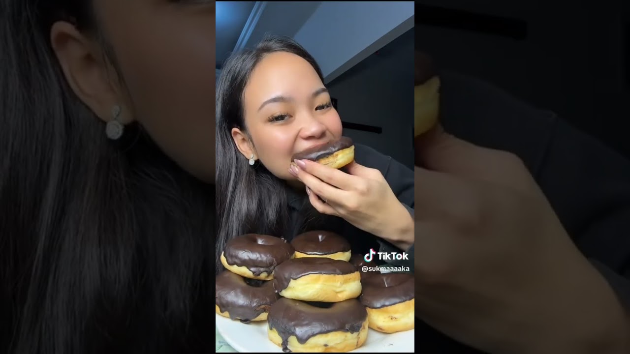 Kompilasi makan donat