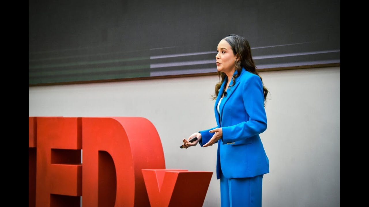 Construyendo el camino hacia una economía circular | Ana Lilia Cortés | TEDxTecdeMty