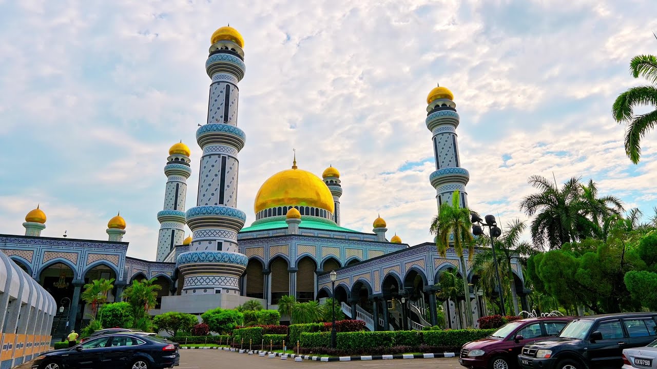Jame' Asr Hassanil Bolkiah Mosque, Bandar Seri Begawan, Brunei Darussalam