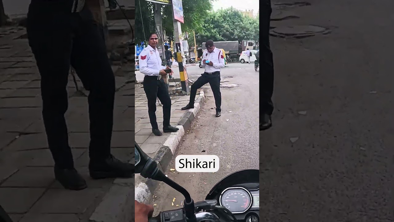 #215 #delhi #traffic #police #caught #helmet #road #driver #freestyle #delhilife #shorts | 07 Rider