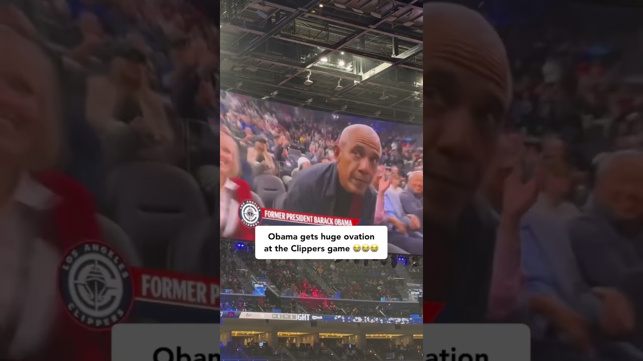 Obama gets ovation Trump could only DREAM of