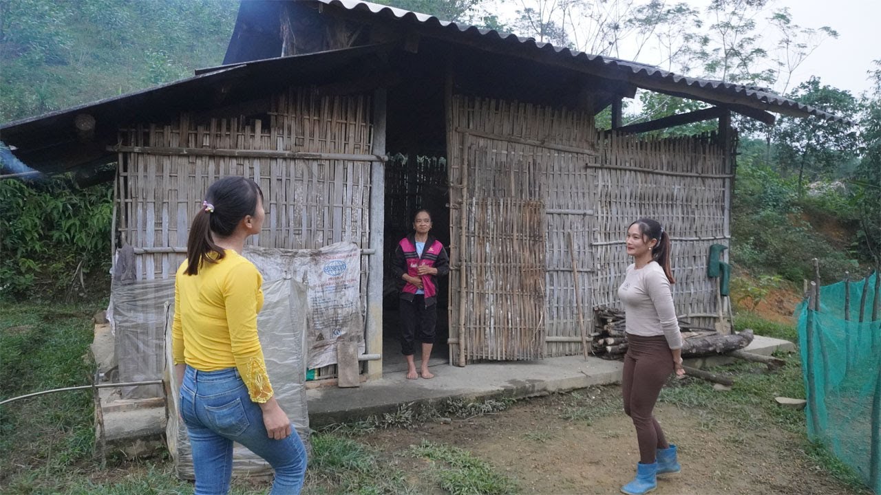 Full TIMELAPSE: Two sisters built a new house for a poor, single 70-year-old woman / Building house