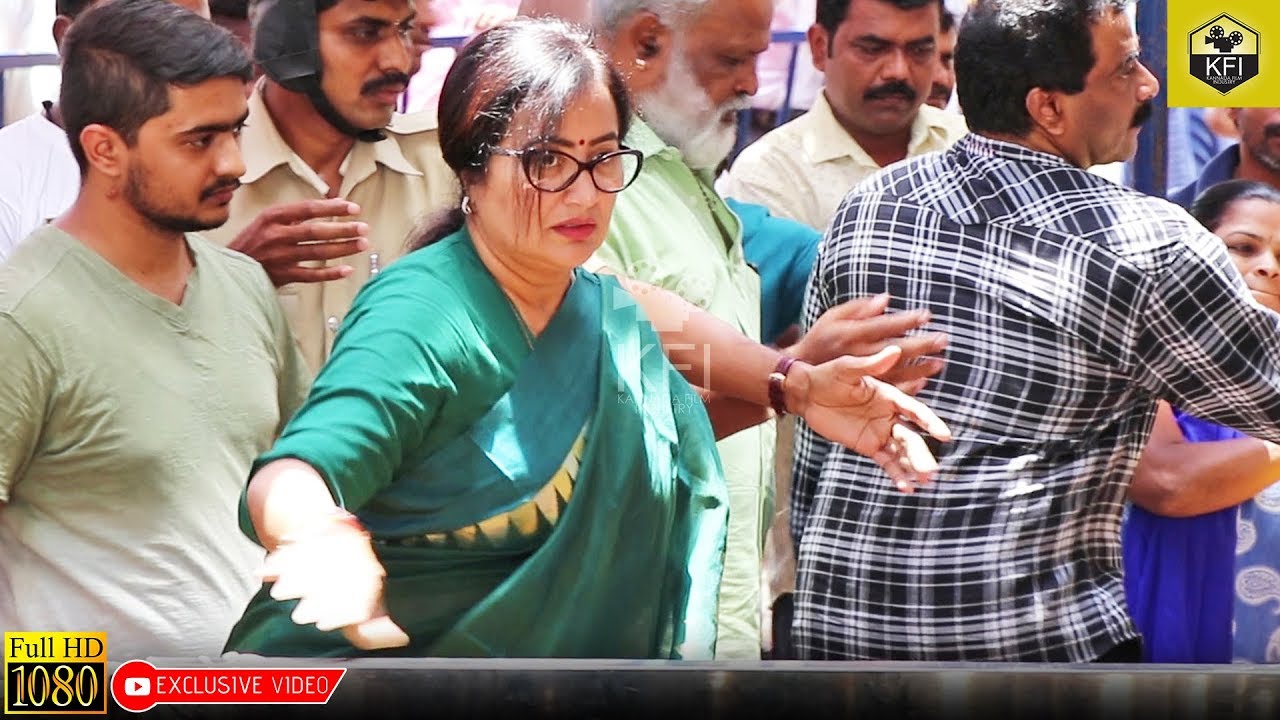 Sumalatha Ambareesh Entry To Ambareesh Birthday Pooja | Rebel Star Ambareesh | 