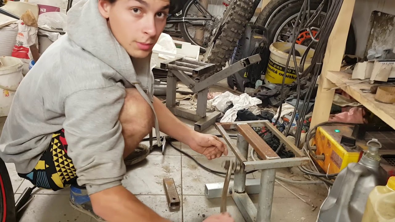 Svařujeme s Bobem - STOJAN NA MOTORKU