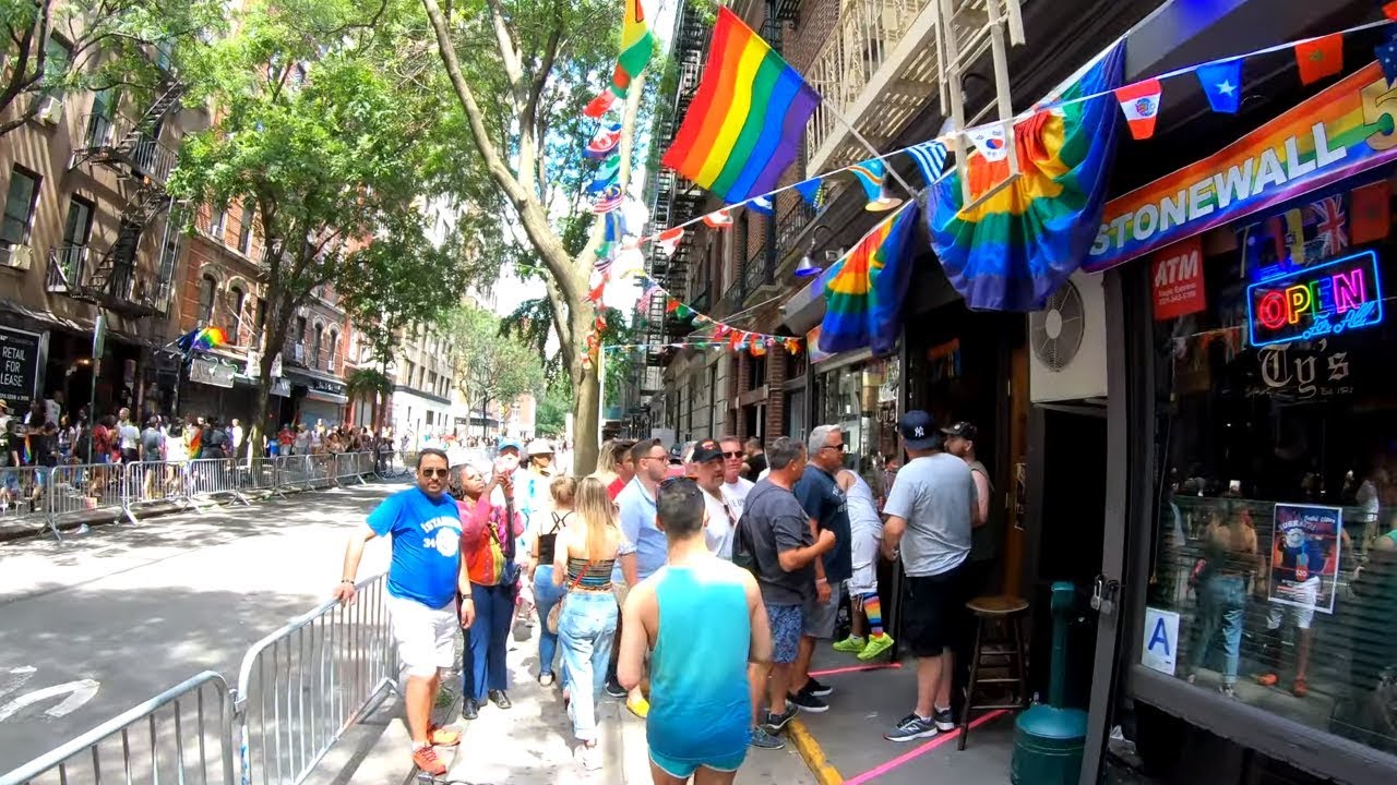 ⁴ᴷ⁶⁰ Walking Greenwich Village, NYC during Pride March 2019