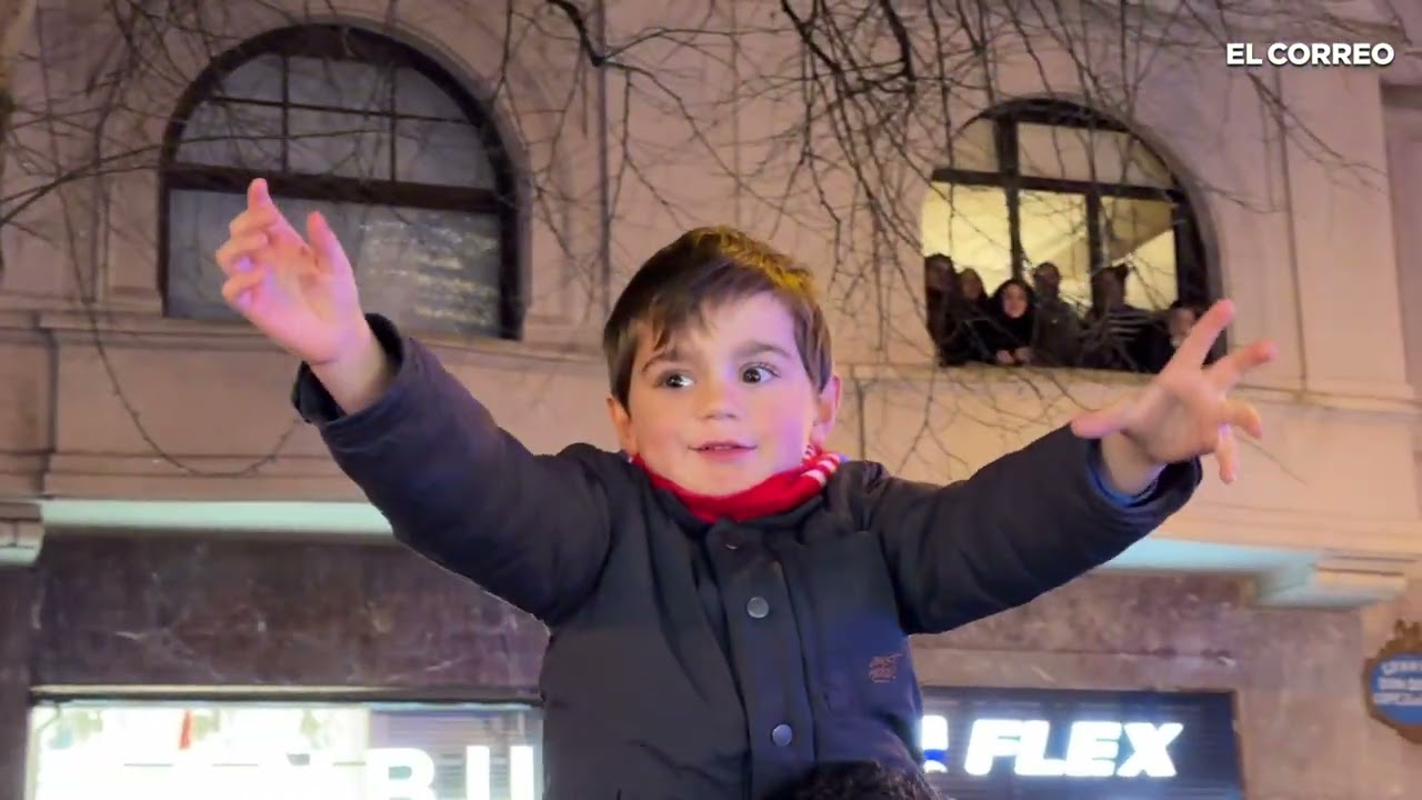Bilbao se vuelve niño con la cabalgata de Reyes