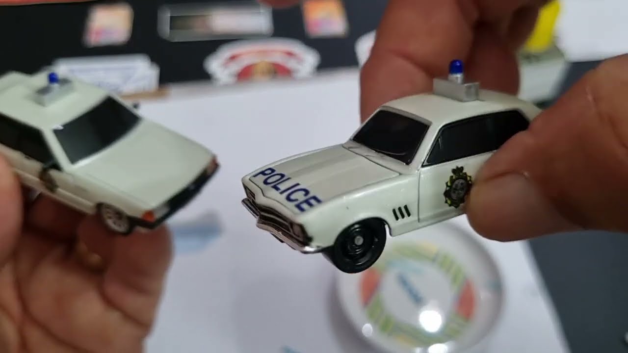«Я наклеил несколько наклеек на свои полицейские машины Oz Wheels». 🚓🚓🚓