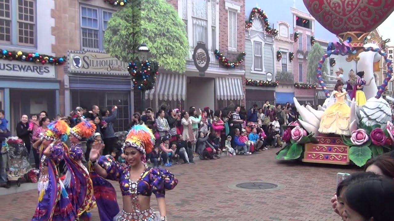 Hongkong Disneyland -  Flights of Fantasy parade