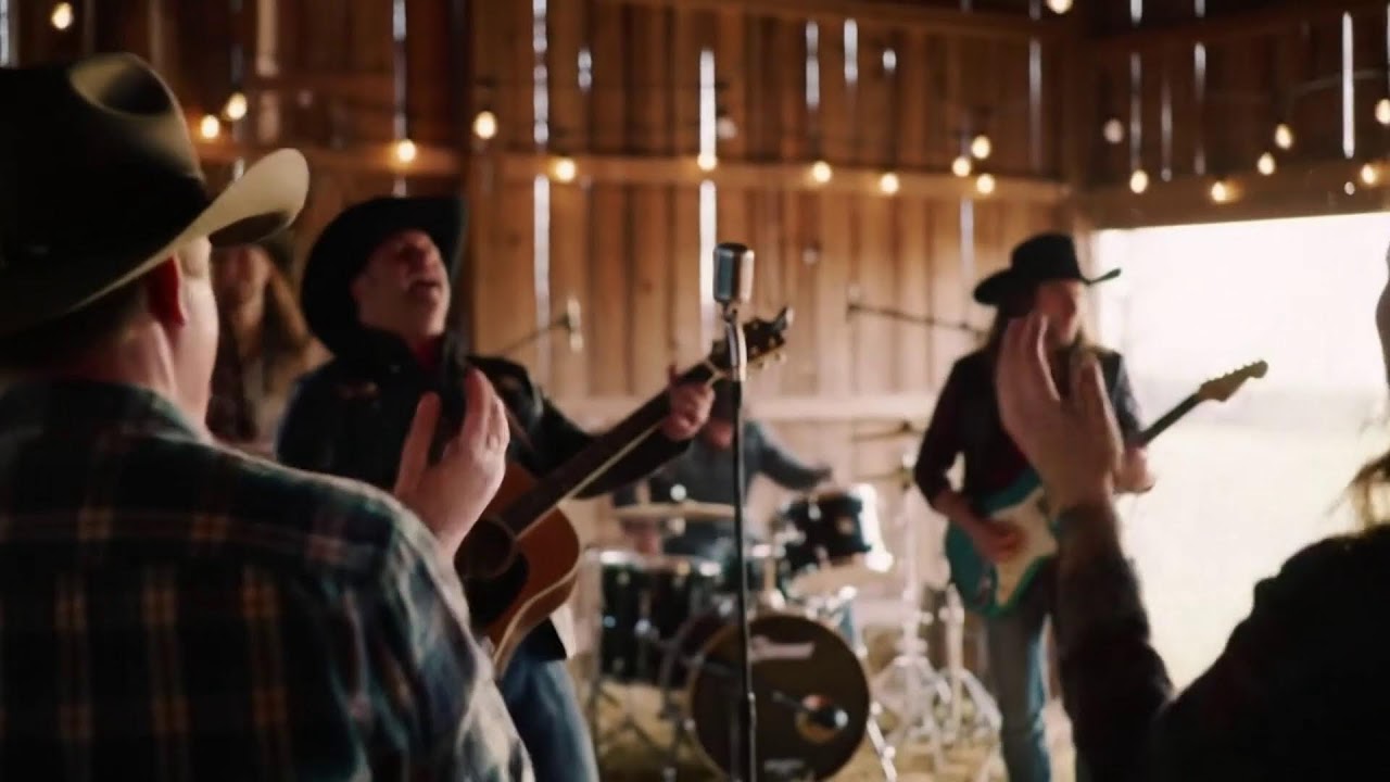 Country Rock Playlist &ndash; Southern Sky & Open Roads Inspired by Lynyrd Skynyrd