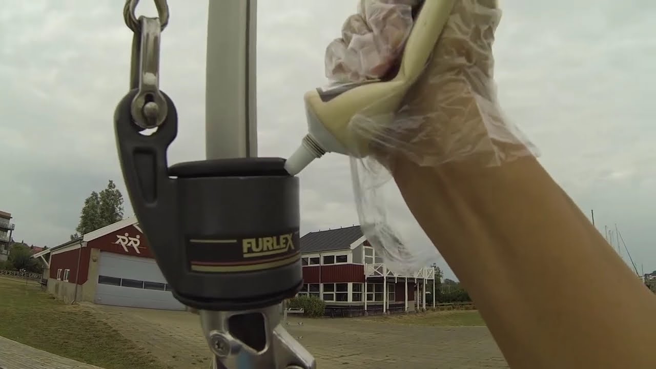 Как смазать систему закрутки Seldén Furlex 200 S