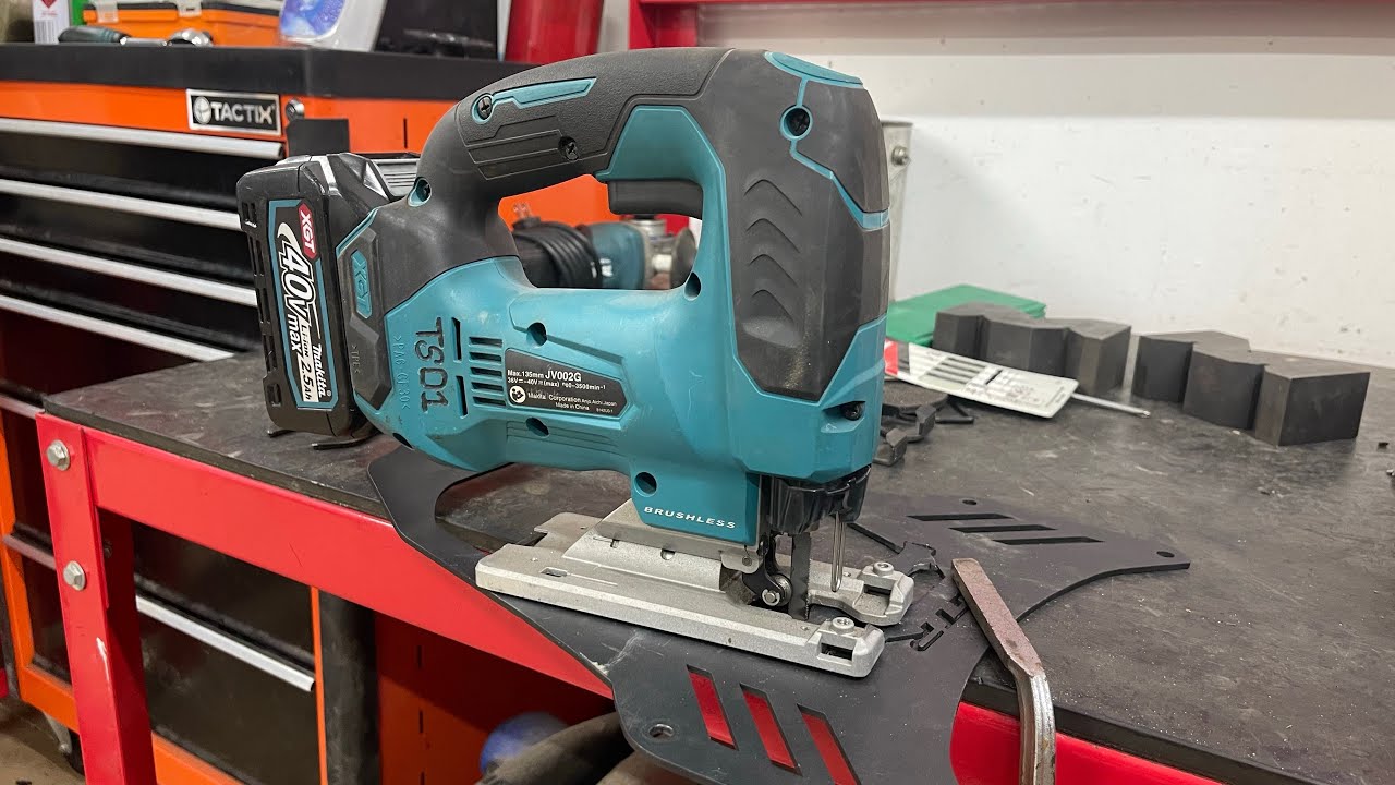 Makita JV002G Cordless Jig Saw40Vmax XGT BL, 3 Orbital Settings plus Straight Cutting,