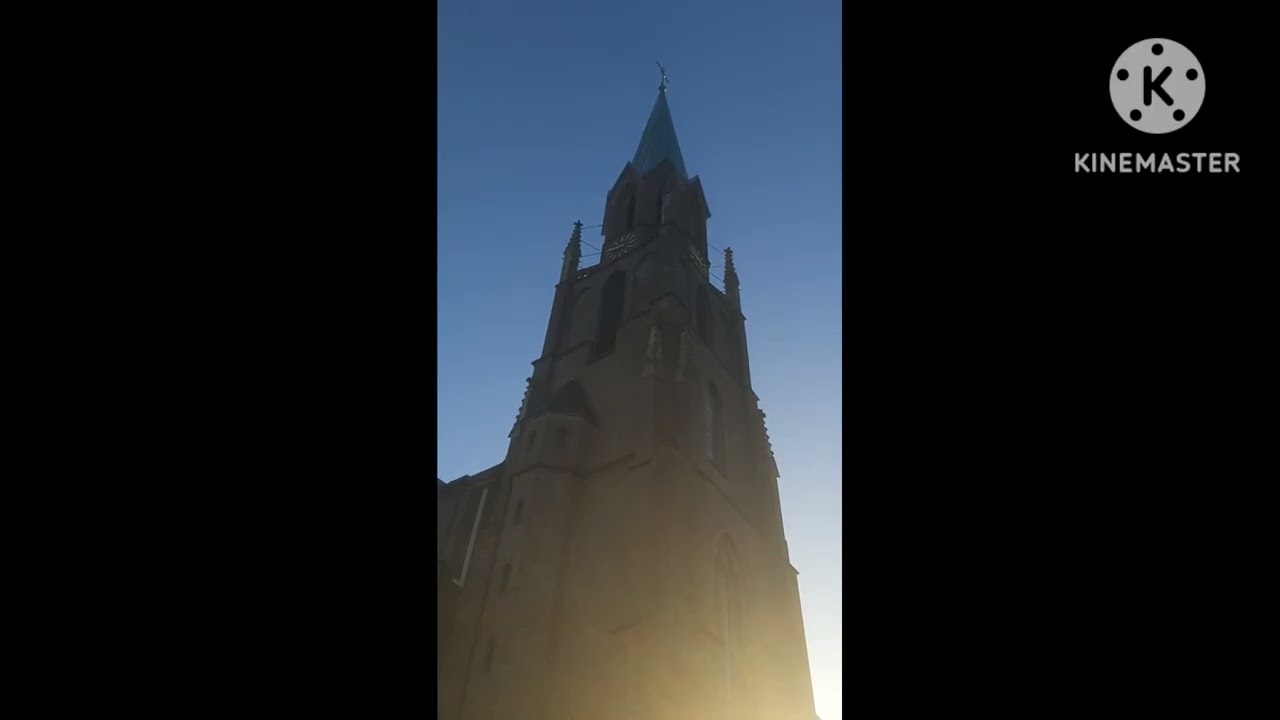 Essen-Borbeck-Mitte Pfarrkirche St. Dionysius (Vollgeläut der Glocken, Uhrschlag)