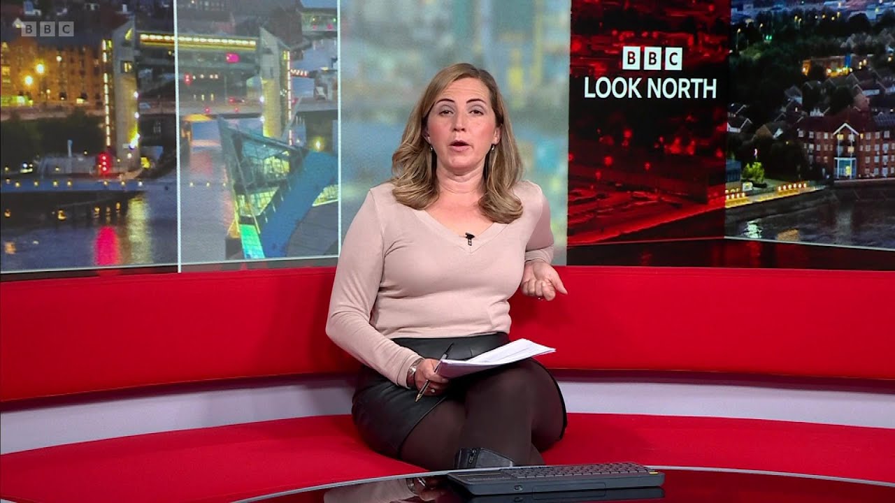 Jessica Lane - Pantyhose & Leather Mini Look North 22Sep2025