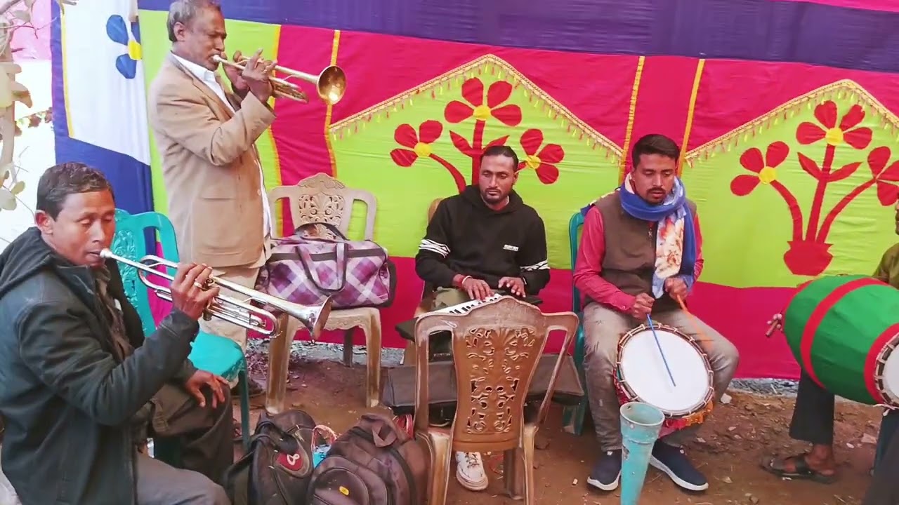 অসাধারণ একটি গান বাজাচ্ছে,,, গানটি কে কে শুনেছে কমেন্টে বলে যাবেন