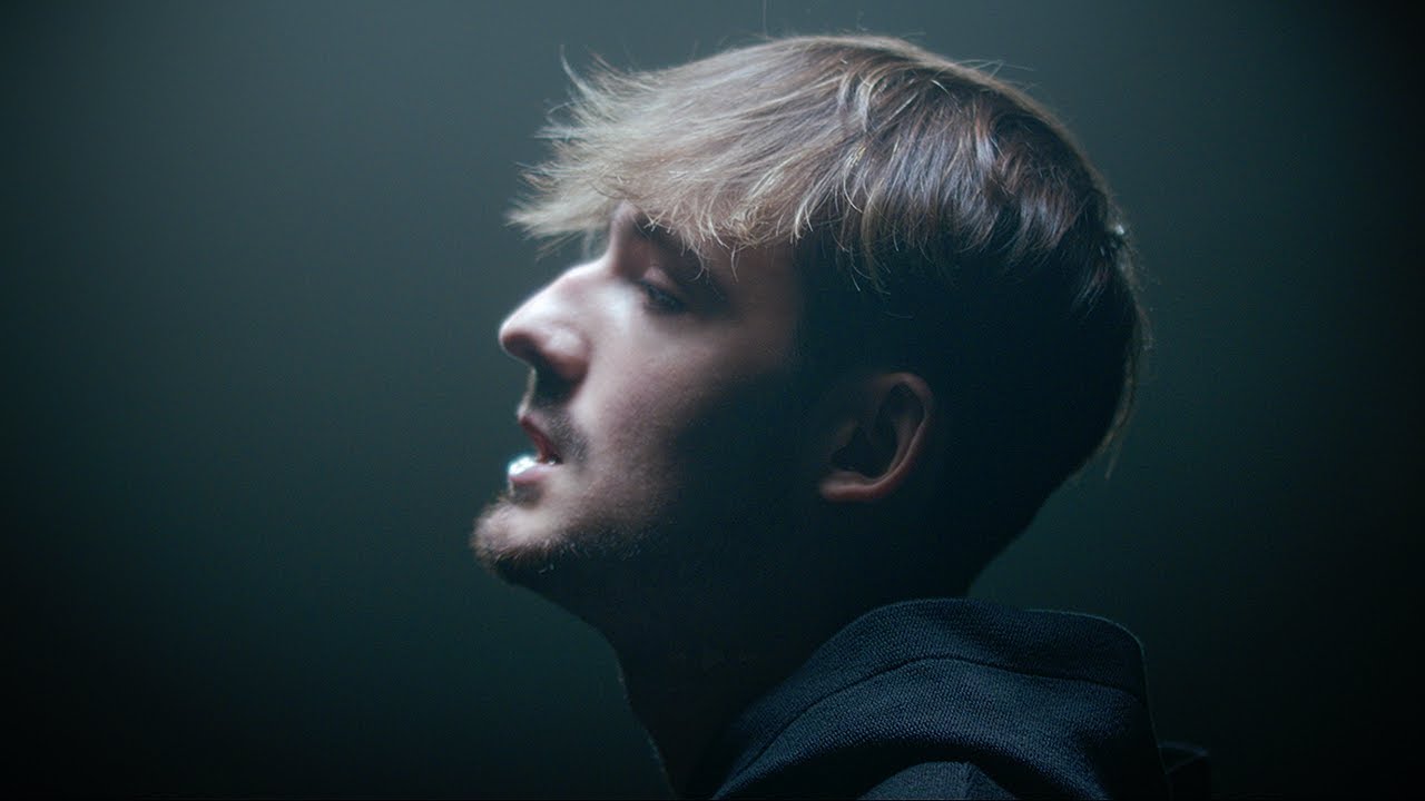 TomASMR - CHAQUE ANN&Eacute;E (Clip Officiel)