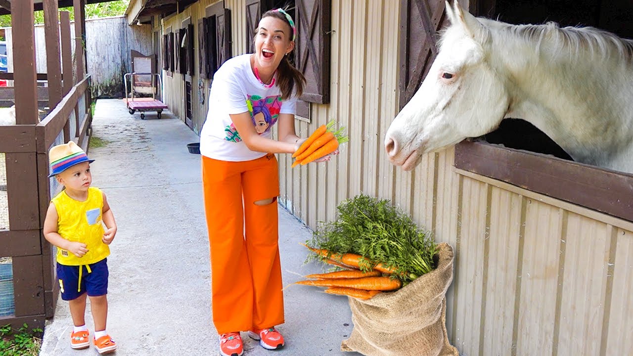 Chris y mamá alimentando animales y otras divertidas historias de granjas para niños