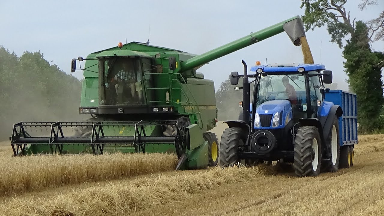 Harvest 2020 - Combining Barley with John Deere 2054 & Carting with immaculate New Holland T6050