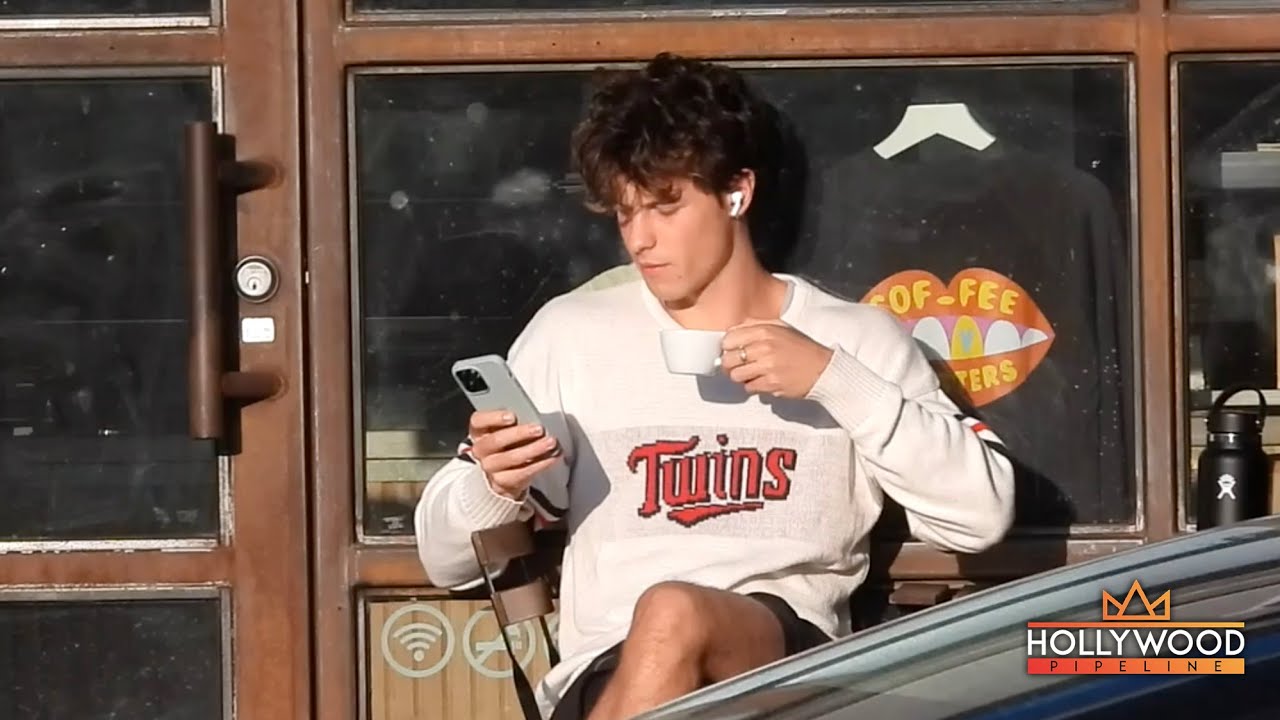 Shawn Mendes enjoys a relaxing day in Los Angeles