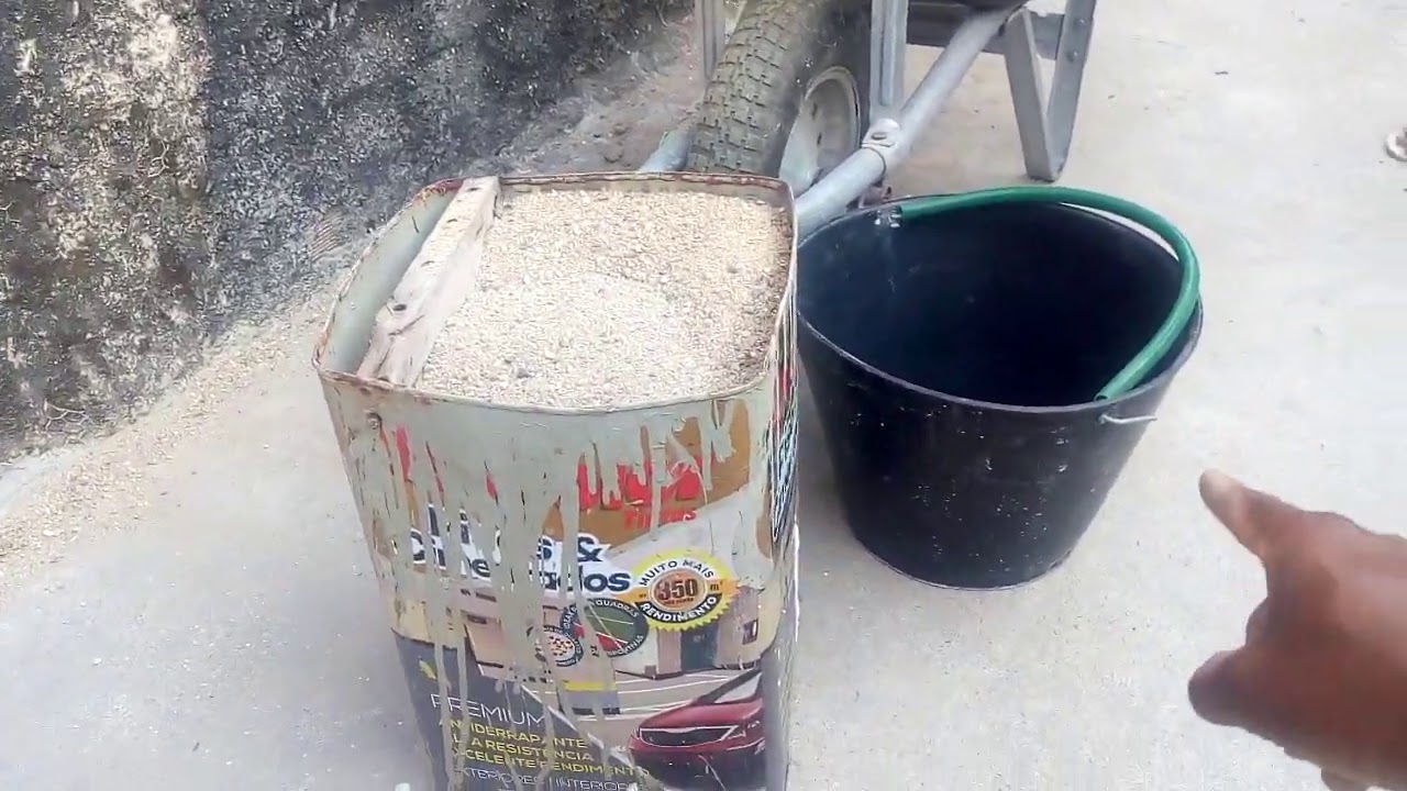 MEDI UM TRAÇO NA LATA E NO BALDE, DA NO MESMO??
