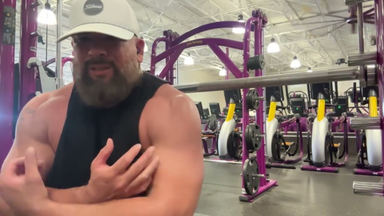 #pecs  #lats #planetfitness 