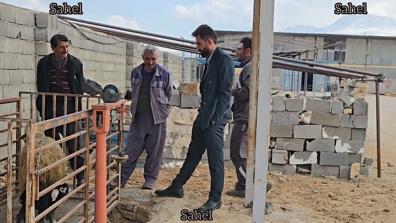 The nomadic life of Engineer Babazadeh, going to Isfahan for knee surgery and helping the children w