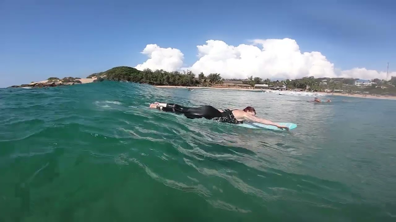 Surfing Tofo 2025