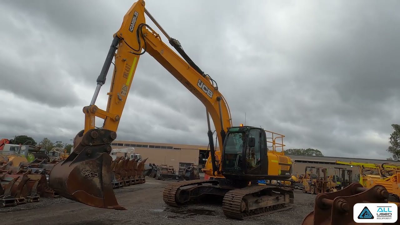 JCB JS240Lc 24-tonne excavator