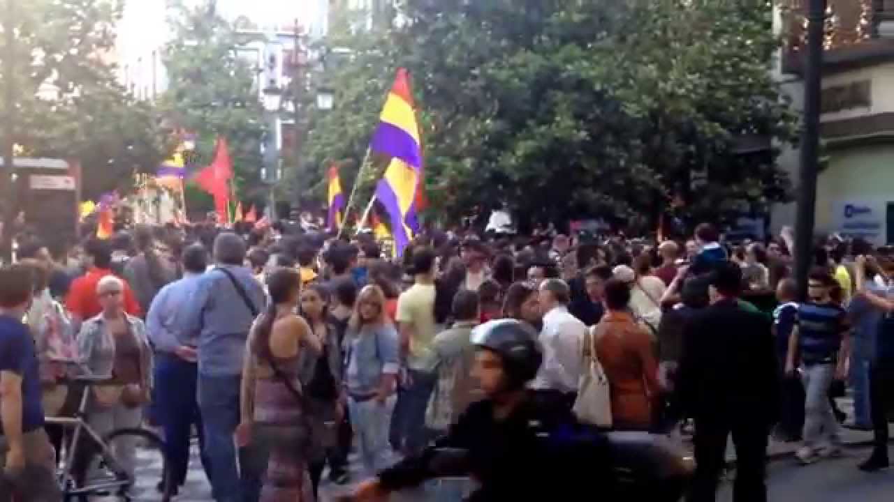 Concentraci&oacute;n en Granada tras la abdicaci&oacute;n del Rey (www.ahoragranada.com)