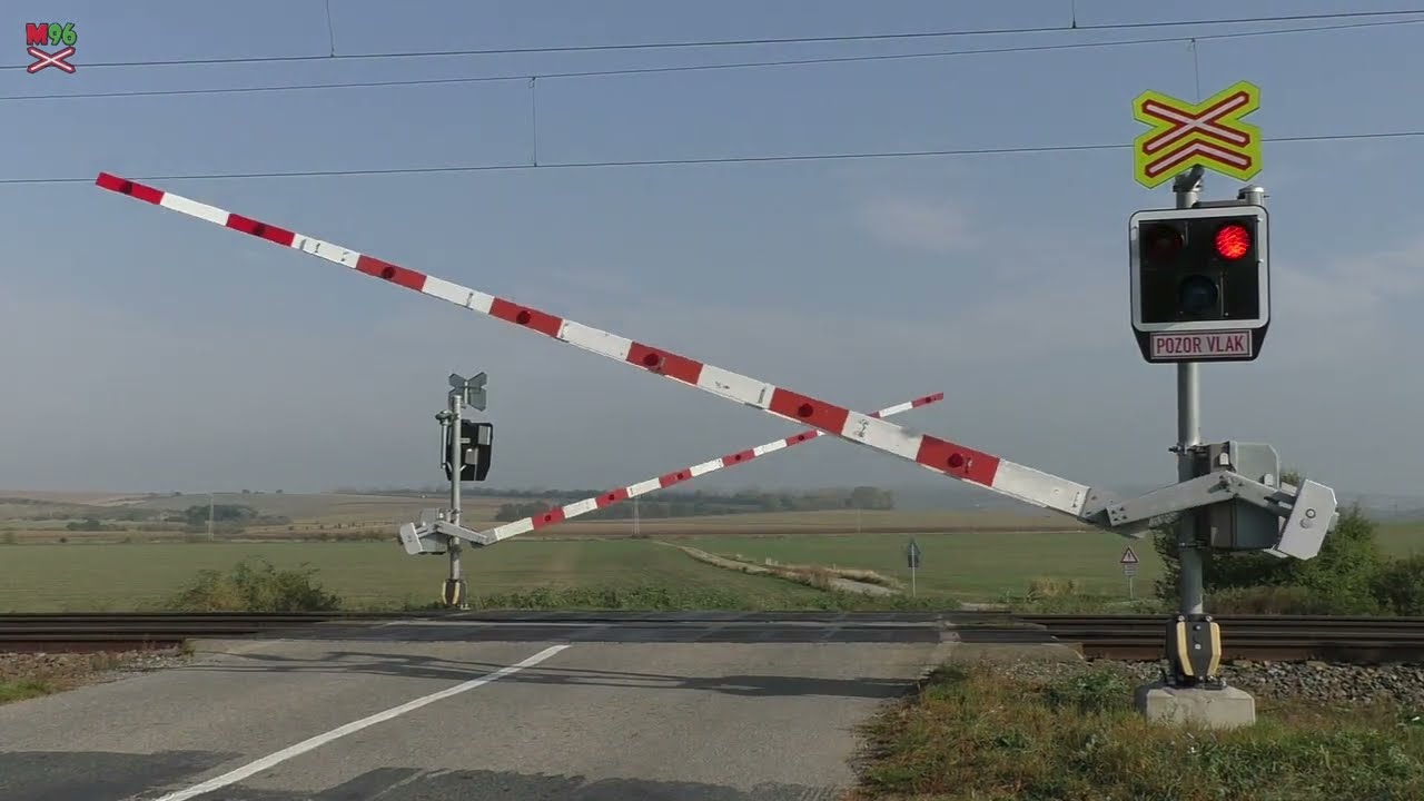 Železniční přejezd Šakvice/Zaječí [P6795] - 14.10.2023 / Czech railroad crossing