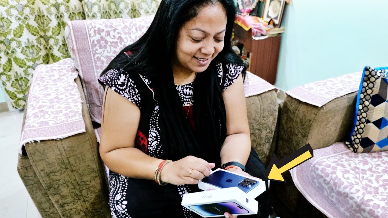 Finally Gifted New Phone to My Mom 😍 SCAM