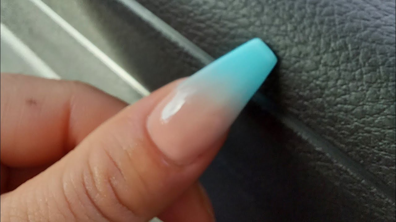 BABY BOOMER con gel en uñas acrilicas