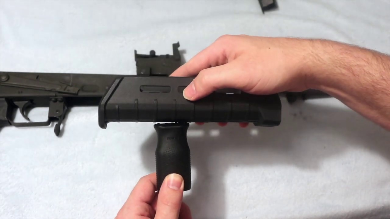 Как установить вертикальную рукоятку MAGPUL MOE M-LOK на АК-47
