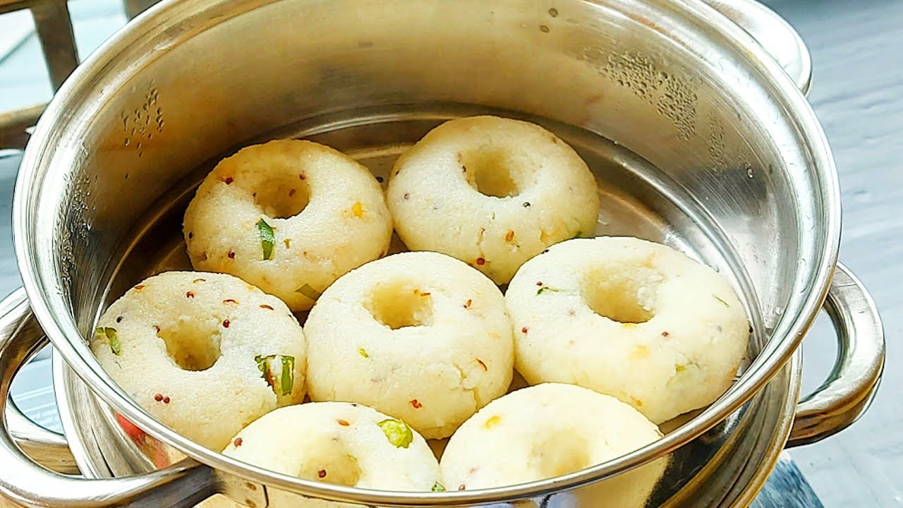 ആവിയിൽ വേവിച്ച കിടിലൻ  Breakfast Recipe/കൂടെ ചമ്മന്തിയും/Healthy Breakfast Recipe in Malayalam