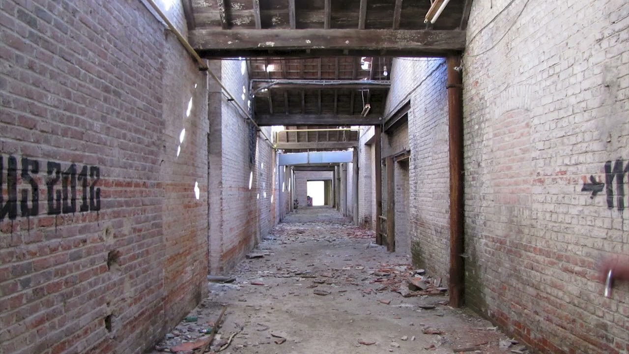 magazine : les ruines des Ets Simons du 09 09 23