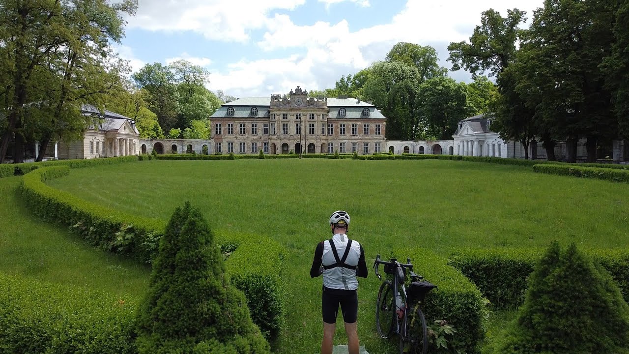 Pałac w Szczekocinach 180km